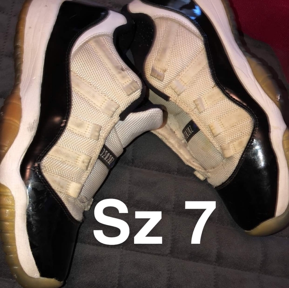 Sneakers all sz 7 - Picture 4 of 8